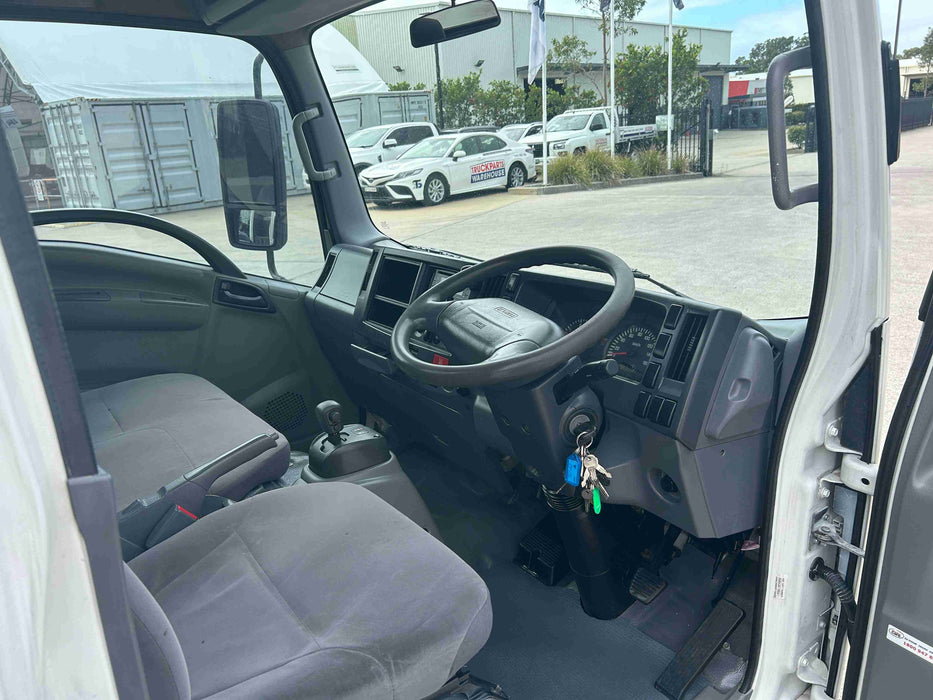 2010 Isuzu N Series NLR 200