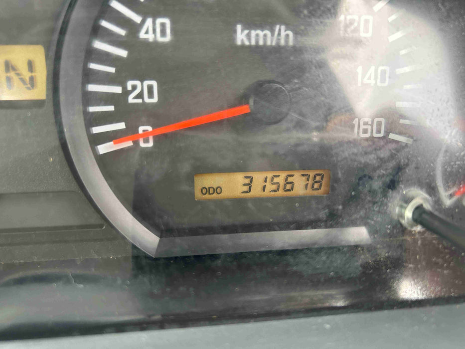 2010 Isuzu N Series NLR 200