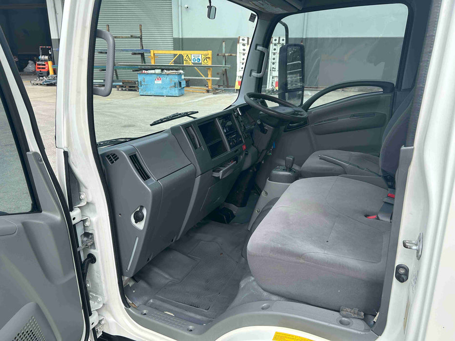 2010 Isuzu N Series NLR 200