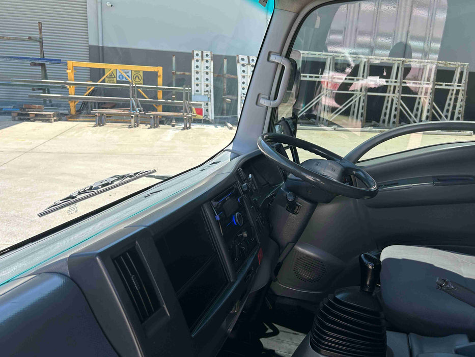 2009 Isuzu N Series NPR 300