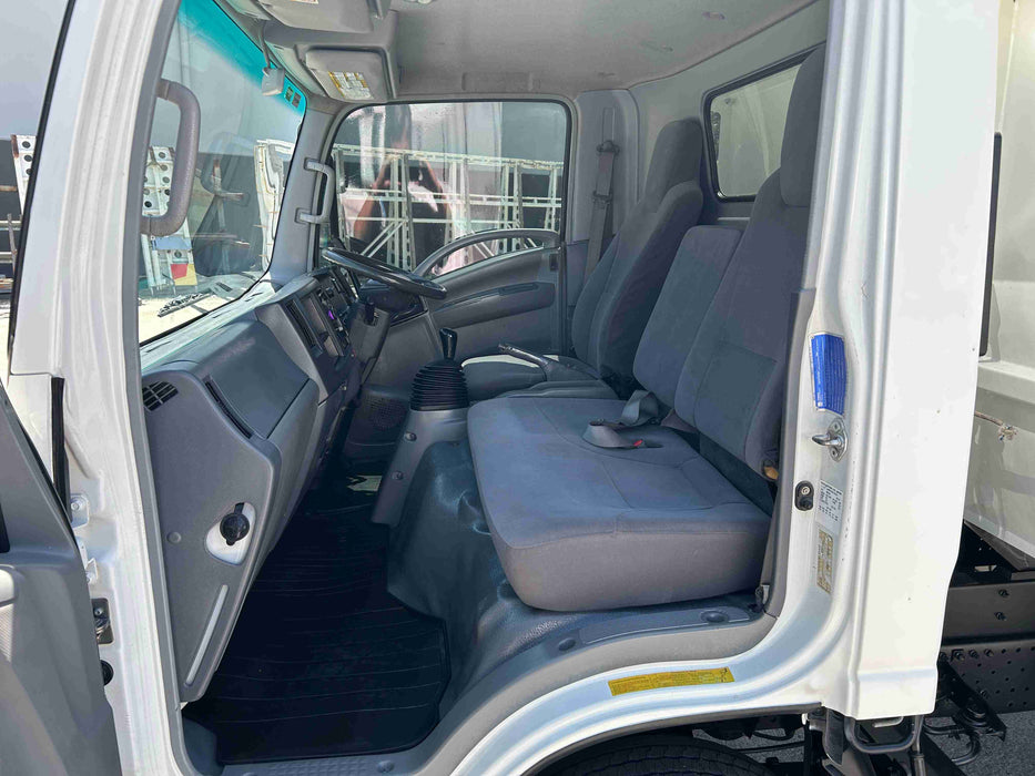 2009 Isuzu N Series NPR 300